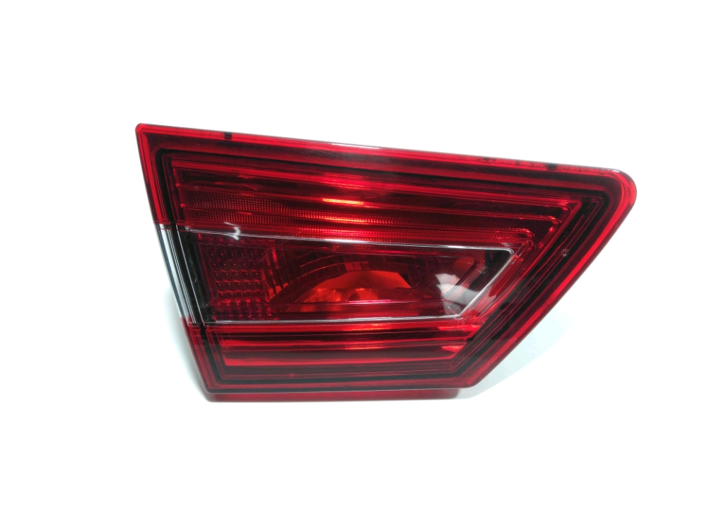 Feu arrière intérieur gauche