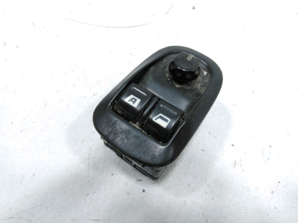 Commande lève-vitre avant gauche