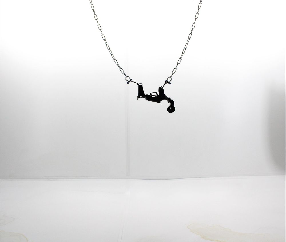 Support gauche de pare-choc arrière