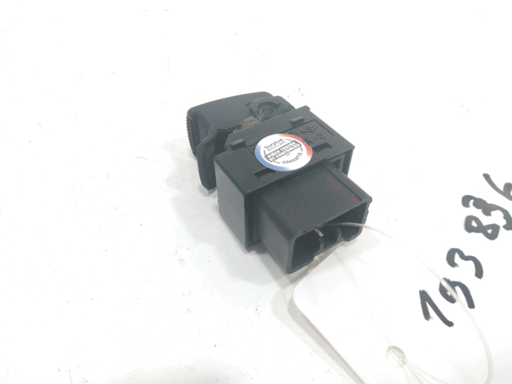 Commande lève-vitre avant droit