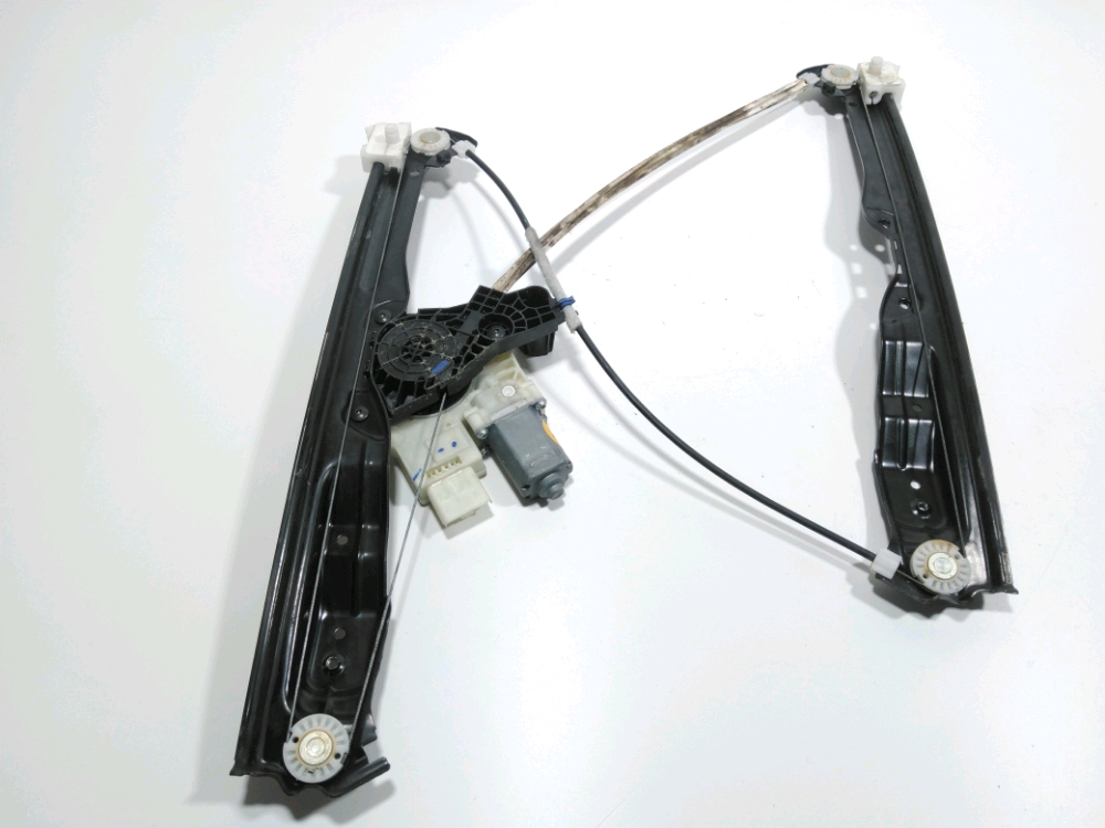 Lève-vitre électrique avant gauche