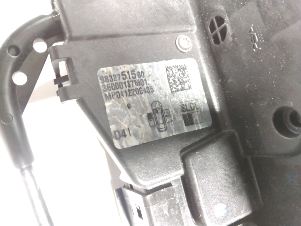 Serrure de porte avant gauche