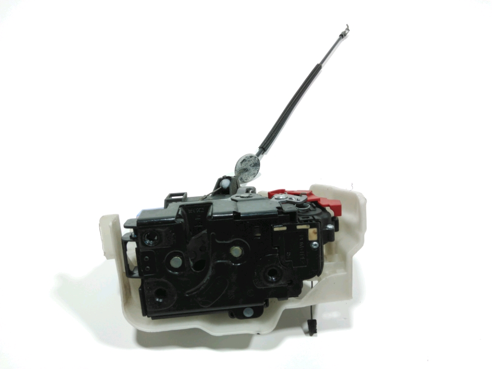 Serrure de porte avant droite