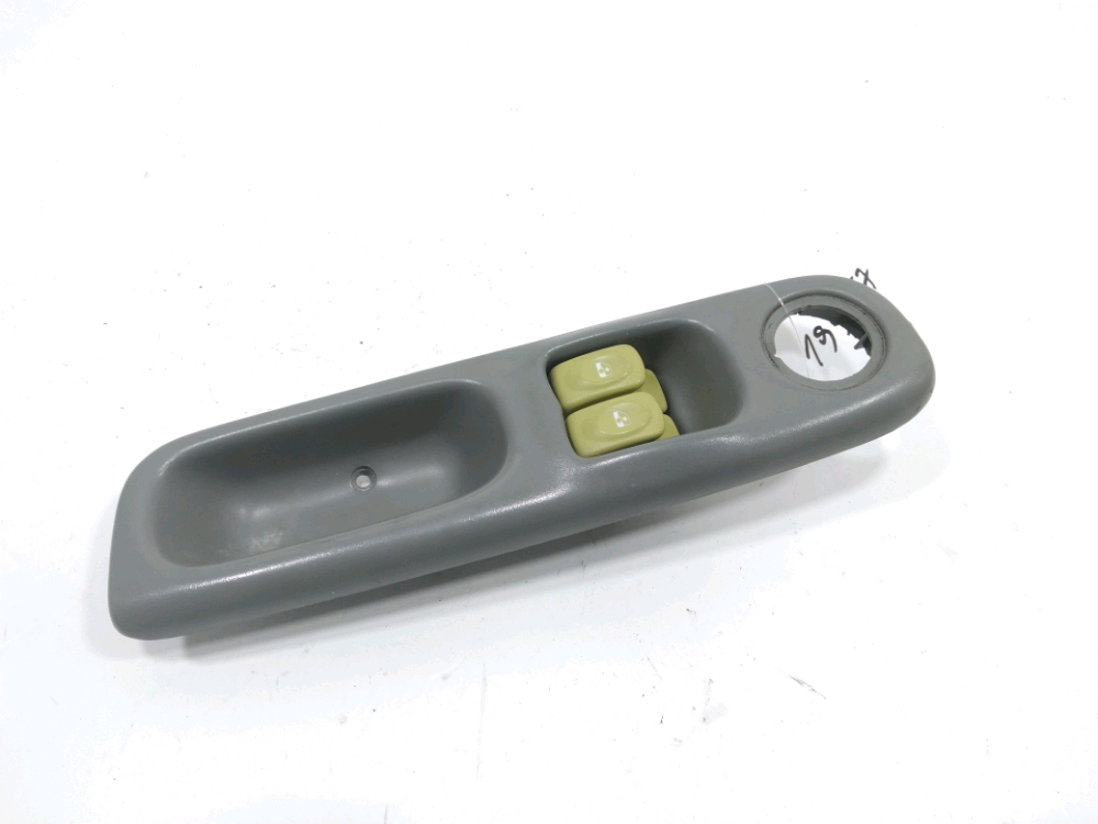 Commande lève-vitre avant gauche