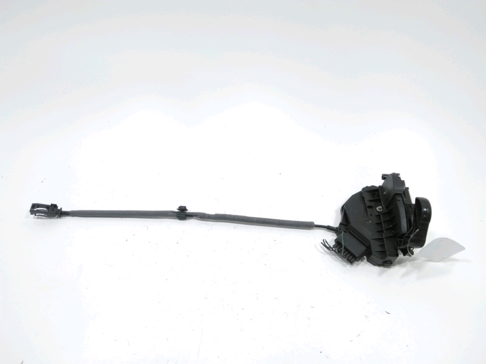 Serrure de porte avant gauche