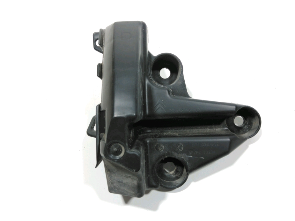 Support droit de pare-choc arrière