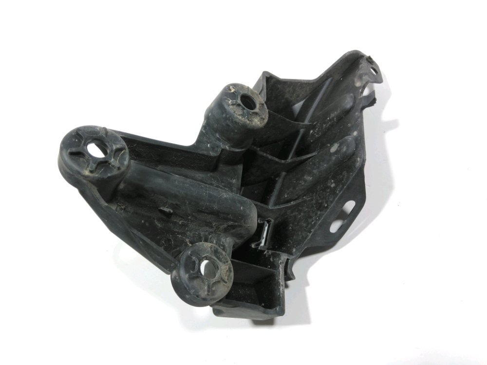 Support droit de pare-choc arrière