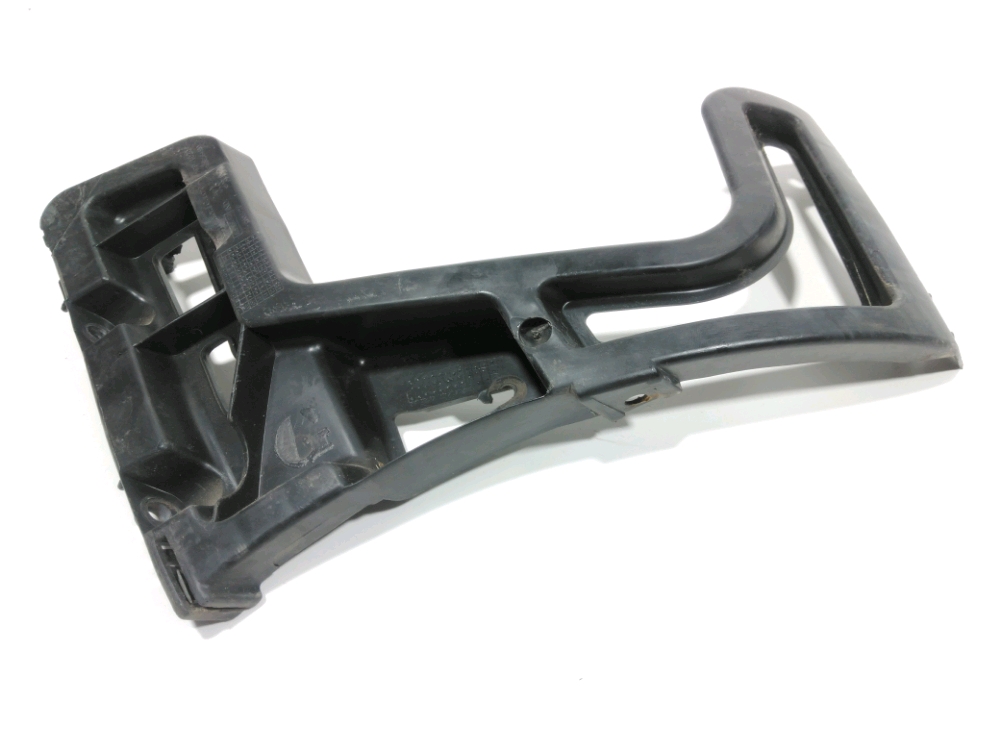 Support droit de pare-choc arrière