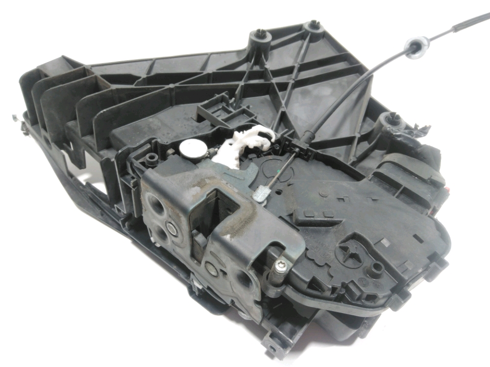 Serrure de porte avant gauche