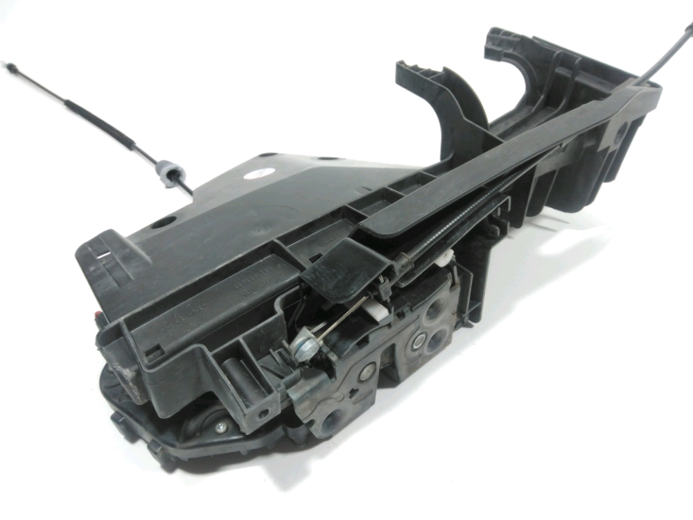 Serrure de porte avant gauche