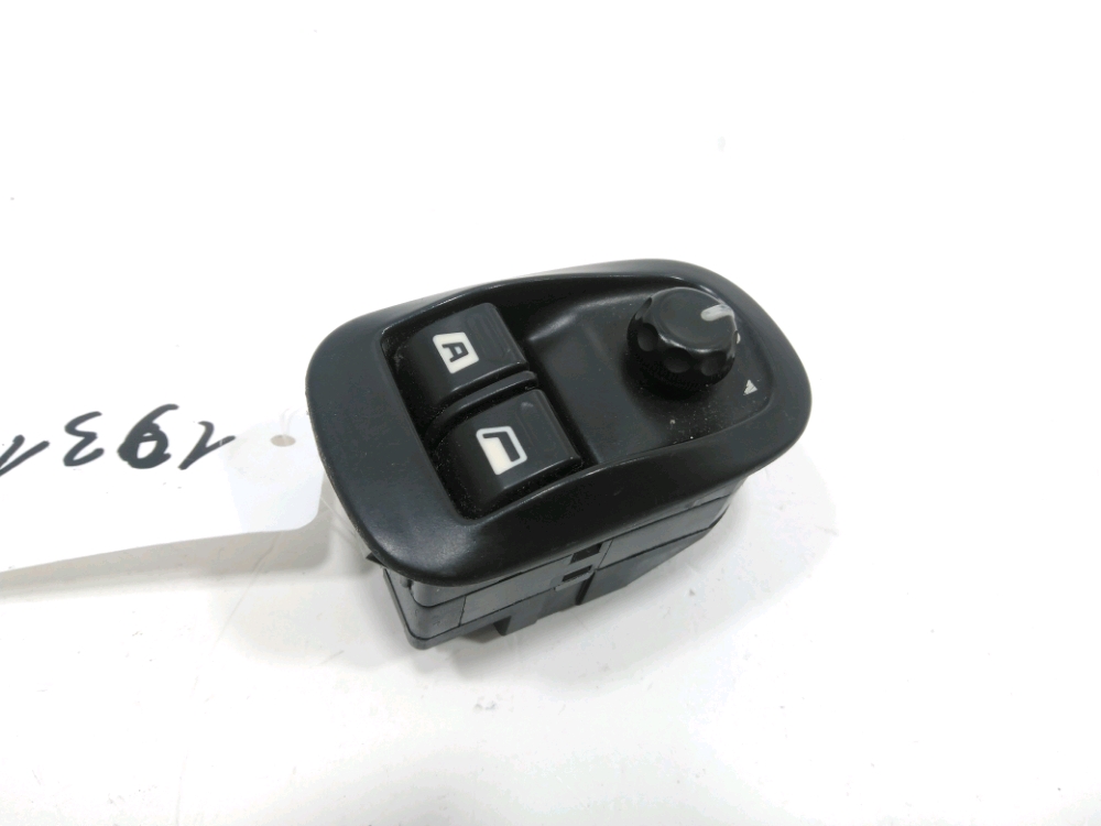 Commande lève-vitre avant gauche