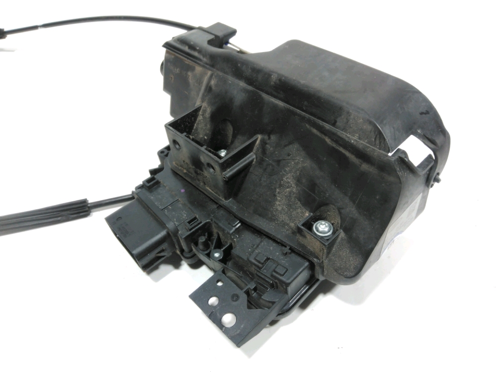 Serrure de porte avant droite