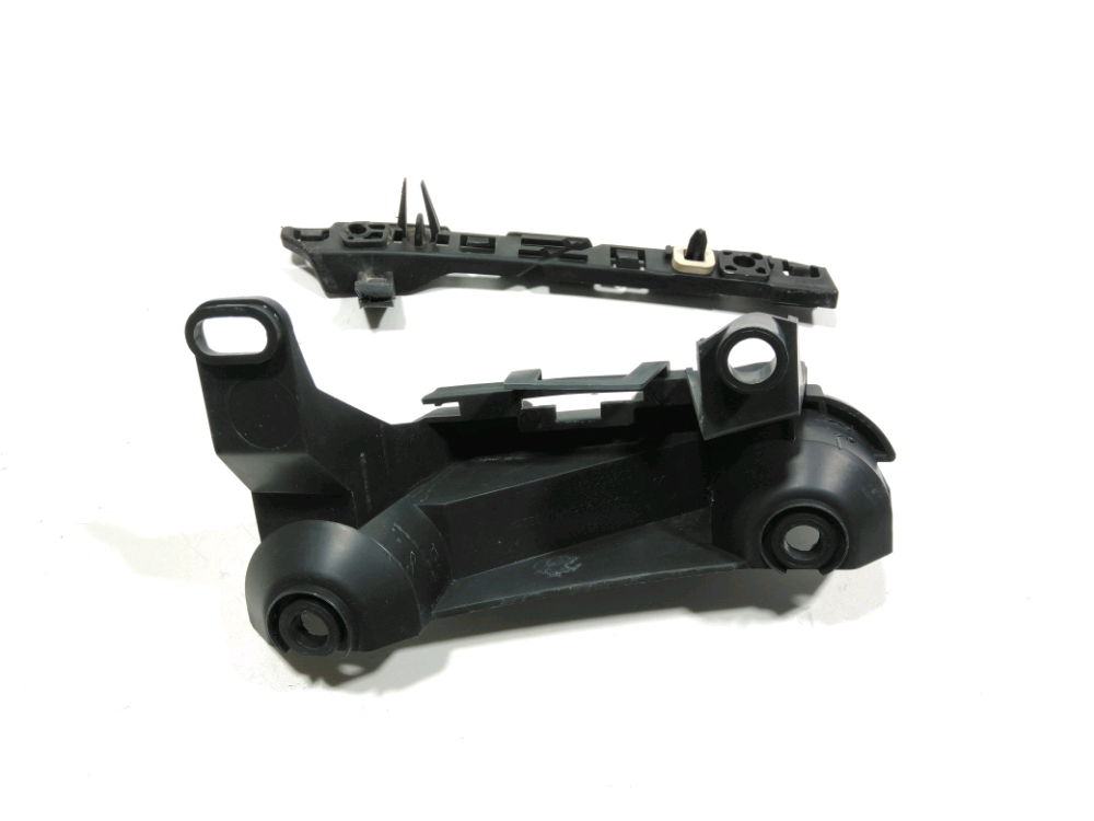 Support droit de pare-choc arrière