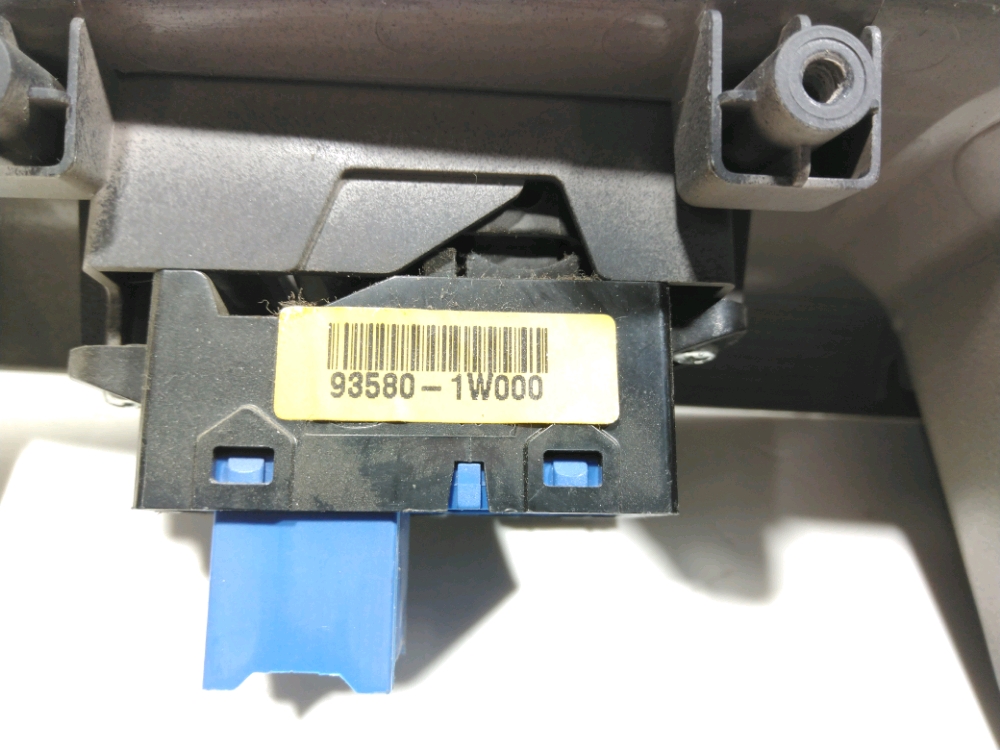 Commande lève-vitre arrière gauche