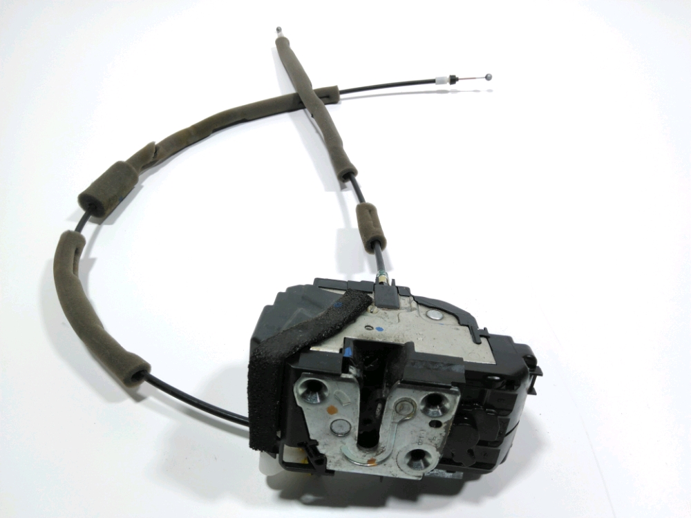 Serrure de porte avant gauche