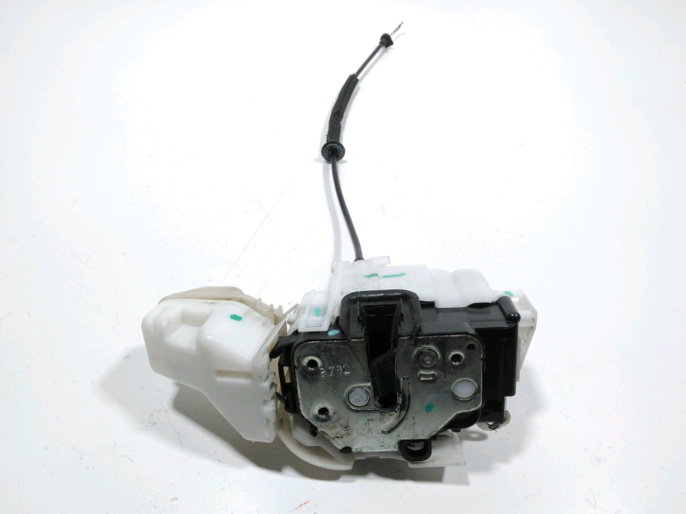 Serrure de porte avant gauche