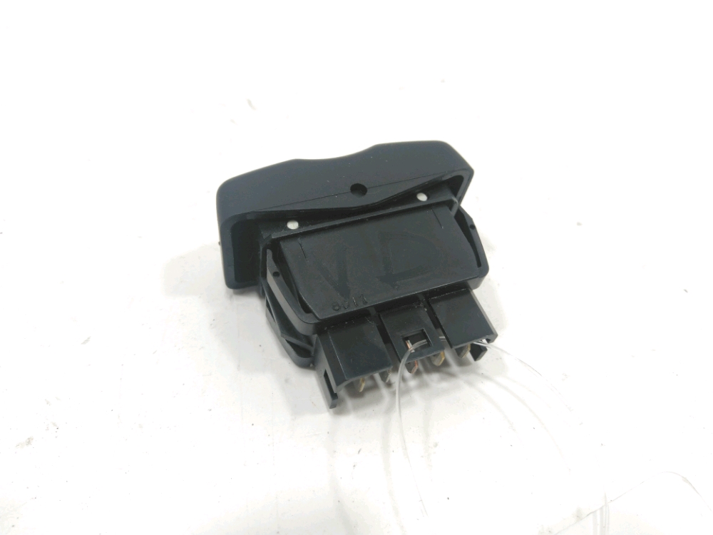 Commande lève-vitre avant droit