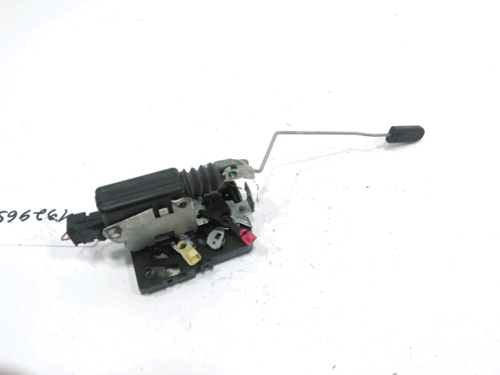 Serrure de porte avant gauche