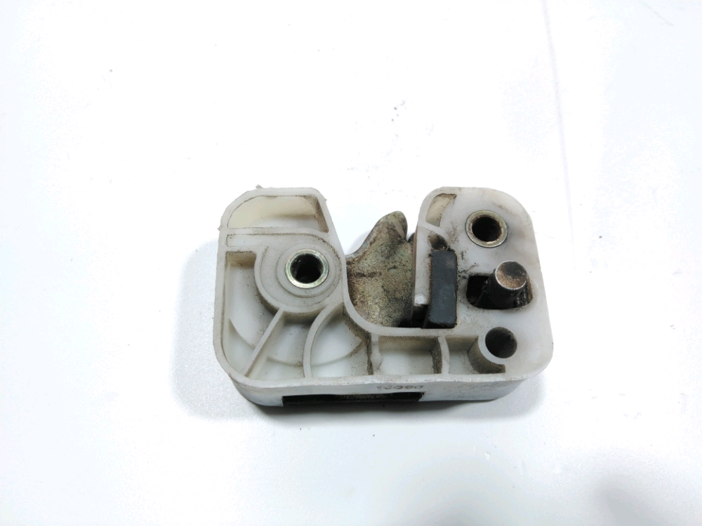 Serrure de porte avant droite