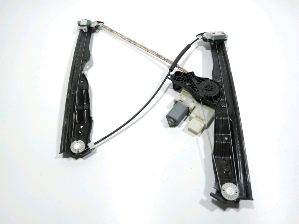Lève-vitre électrique avant droit