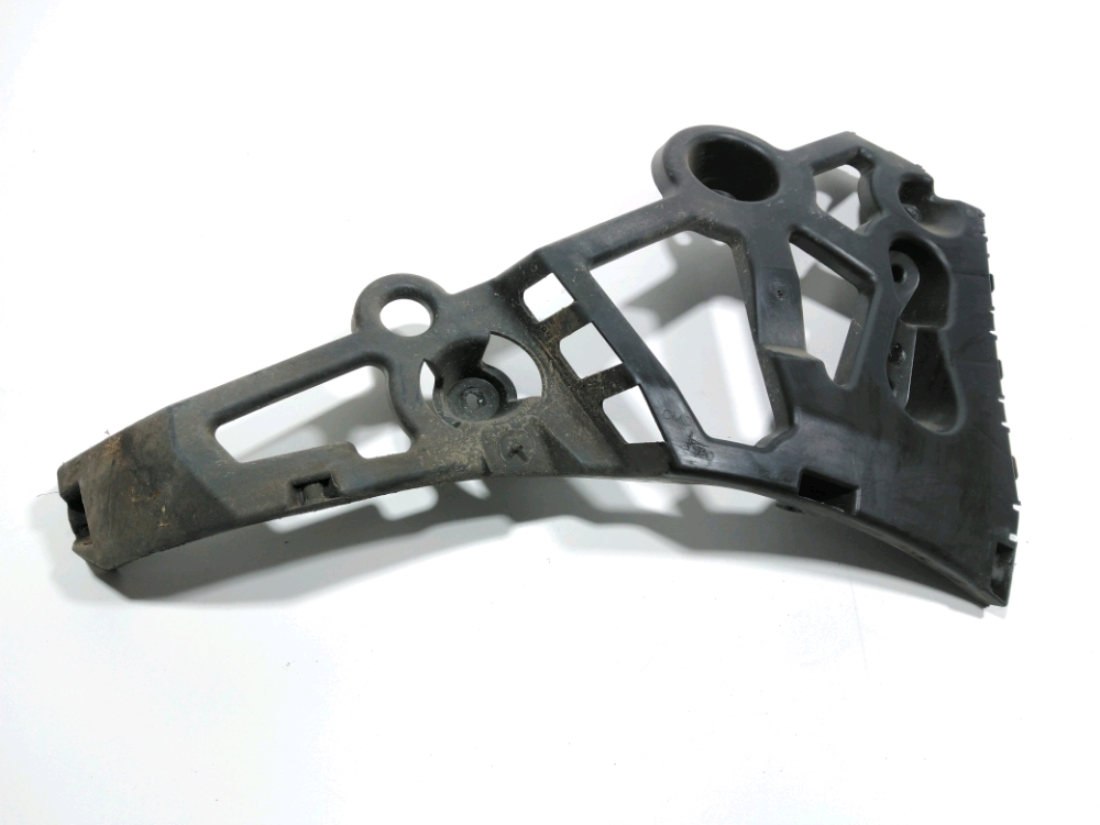 Support droit de pare-choc arrière