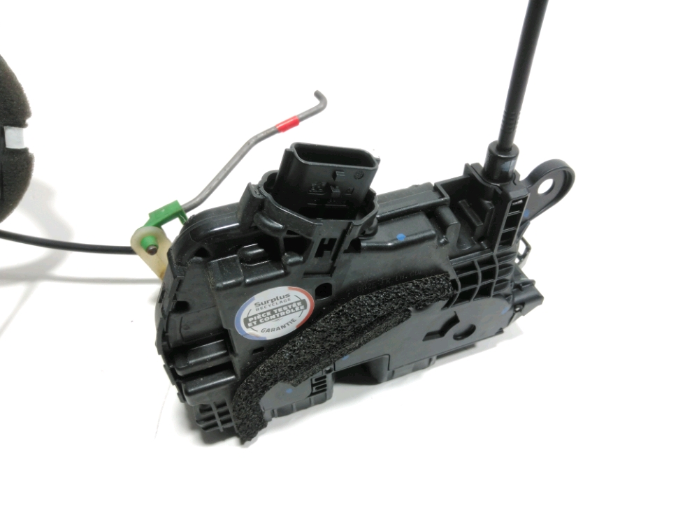 Serrure de porte avant gauche