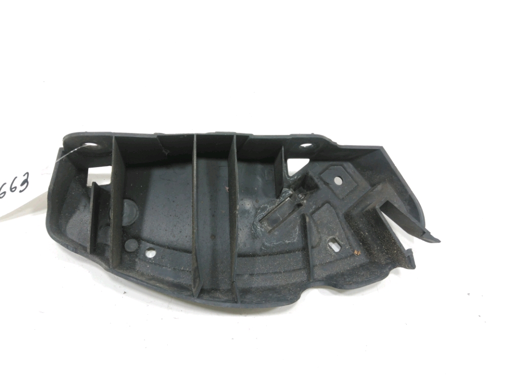 Support droit de pare-choc arrière