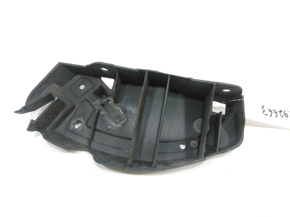 Support gauche de pare-choc arrière