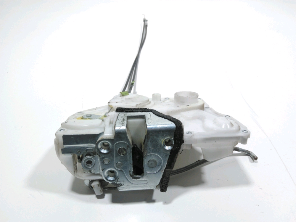 Serrure de porte avant droite