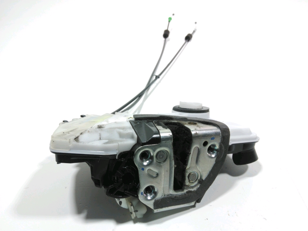 Serrure de porte avant droite