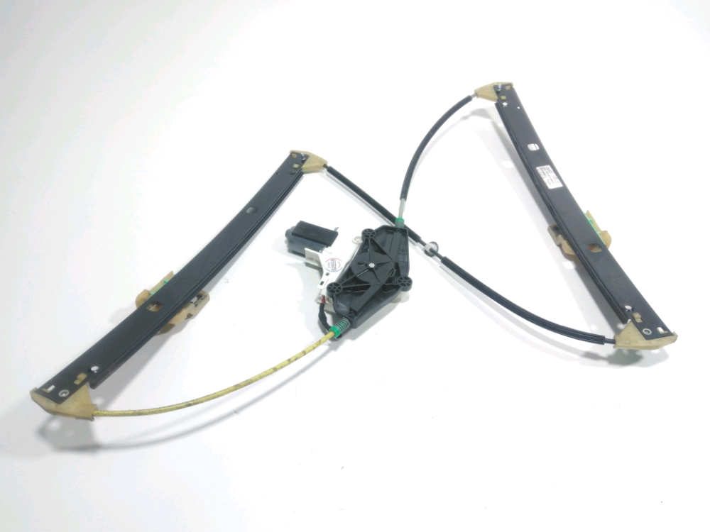 Lève-vitre électrique avant droit