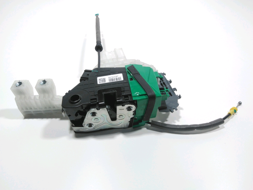 Serrure de porte avant droite