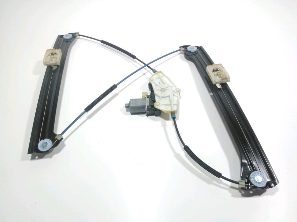 Lève-vitre électrique avant droit