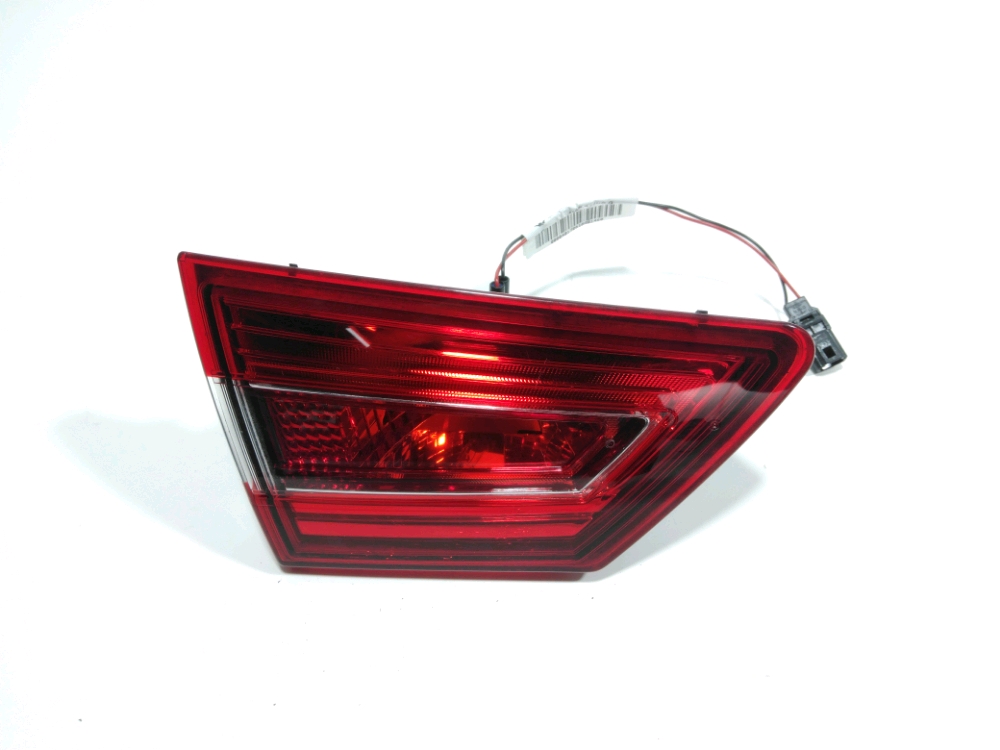 Feu arrière intérieur gauche