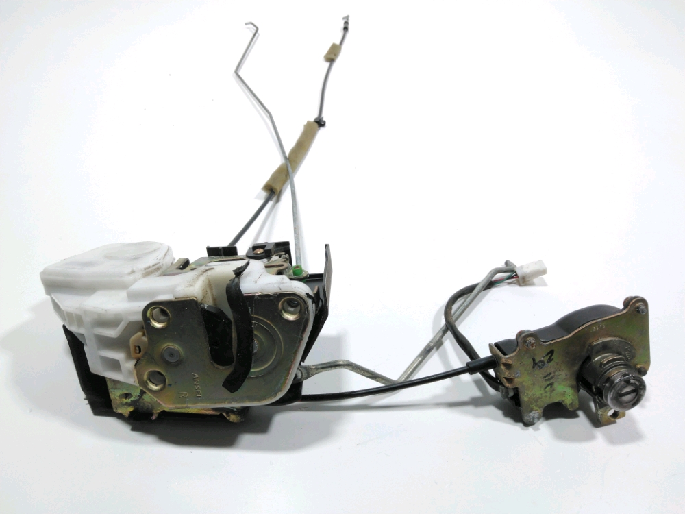 Serrure de porte avant droite