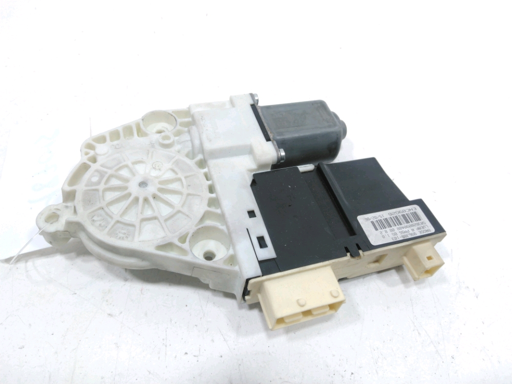 Lève-vitre électrique avant droit