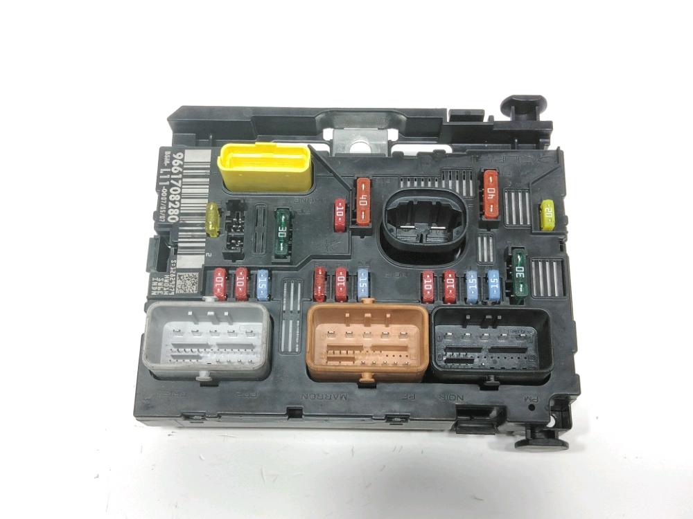 Boite à fusibles moteur