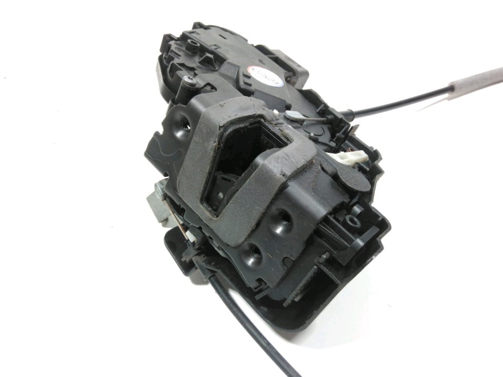 Serrure de porte avant droite