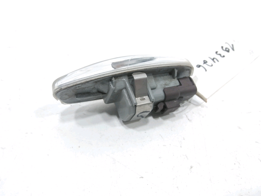 Répétiteur d'aile gauche