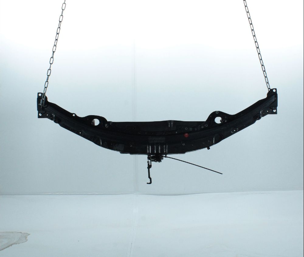 Traverse supérieure armature avant