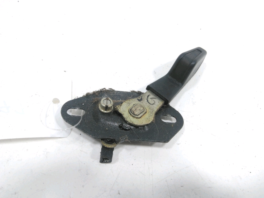 Poignee interieure porte avant gauche