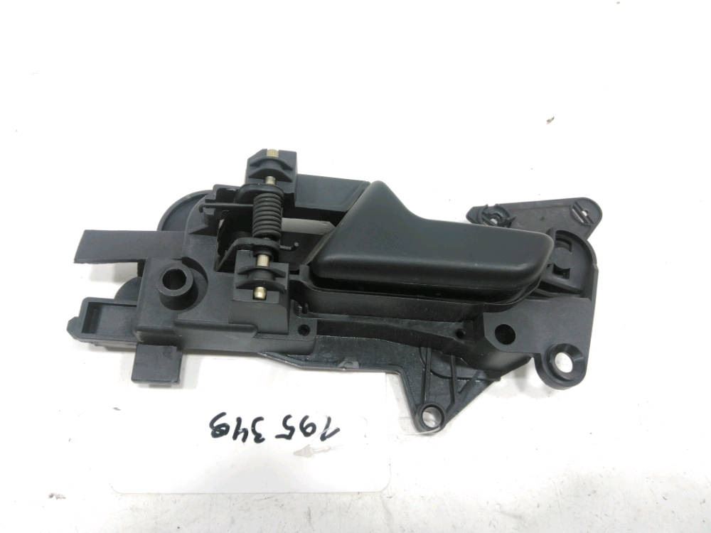 Poignee interieure porte arriere gauche