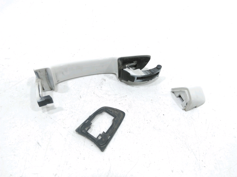 Poignée extérieure avant gauche