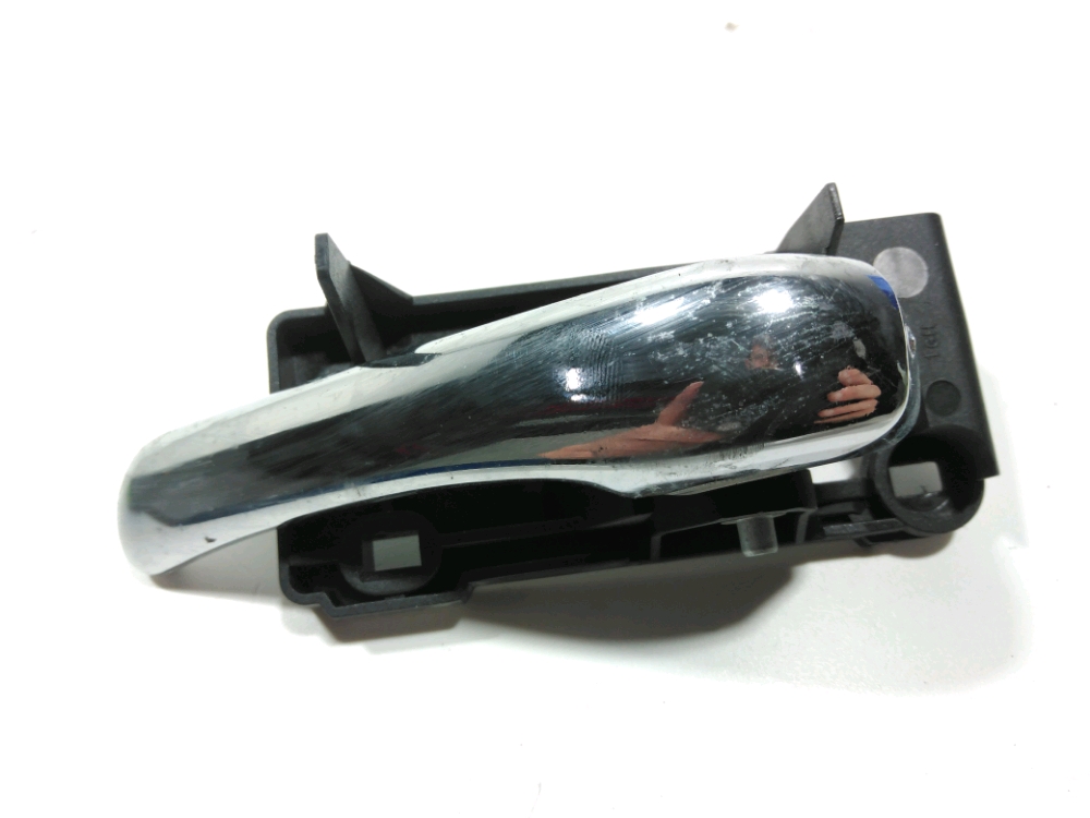 Poignee interieure porte arriere gauche