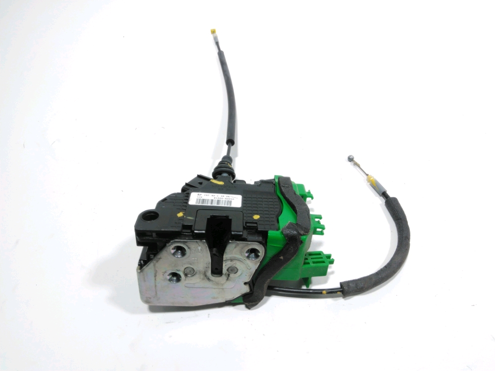 Serrure de porte avant droite