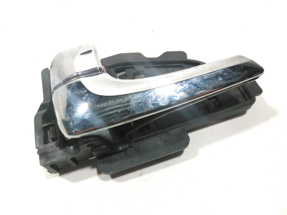 Poignee interieure porte arriere gauche