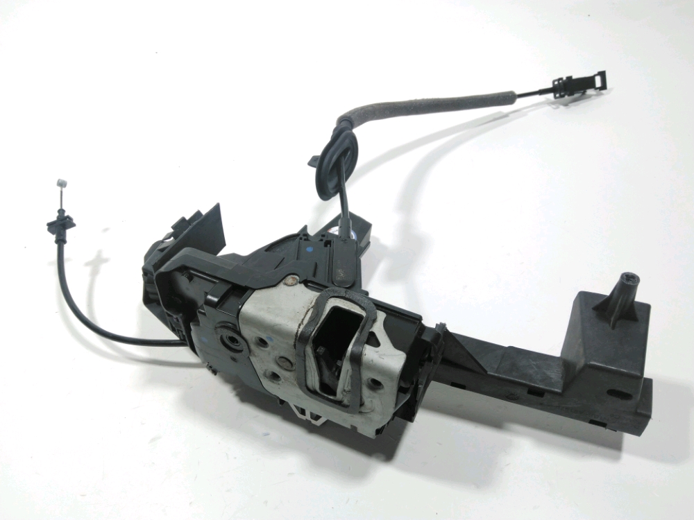 Serrure de porte avant gauche