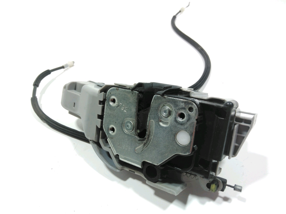 Serrure de porte avant gauche