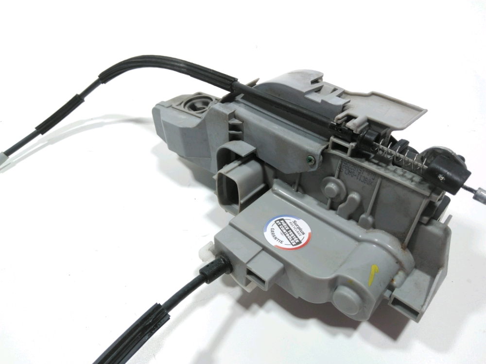 Serrure de porte avant gauche