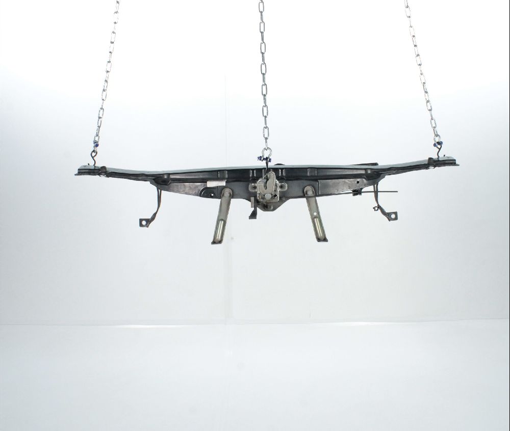 Traverse superieure armature avant